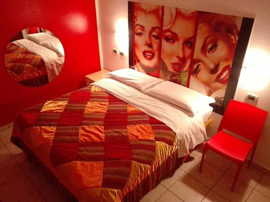 Hotel Villa Cesare B&B Alba Adriatica Bagian luar foto